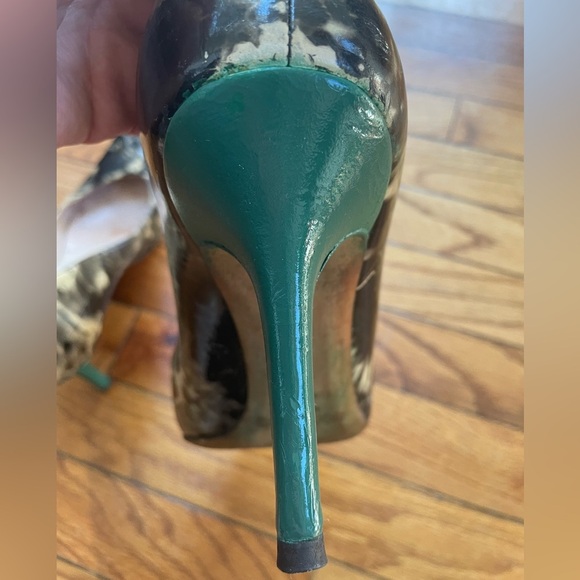 Jimmy Choo Tie Dye Patent Smoke Marble Green Heels, size 41 - Picture 9 of 12